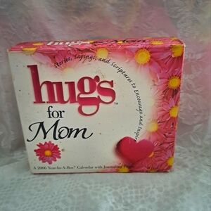 Hugs for Mom Calendar, Year In A Box 2006